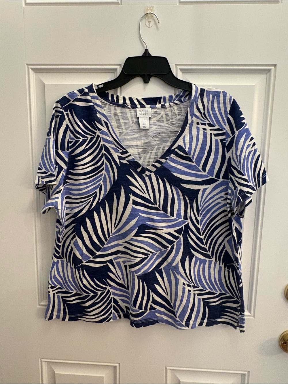 Sigrid Olsen Blue and White Palm-Print V-Neck Tee